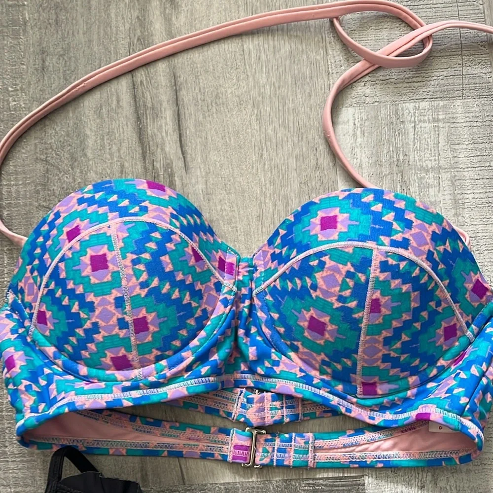 Underwire/Push-Up Bikini Top Lot Size Sm/34B